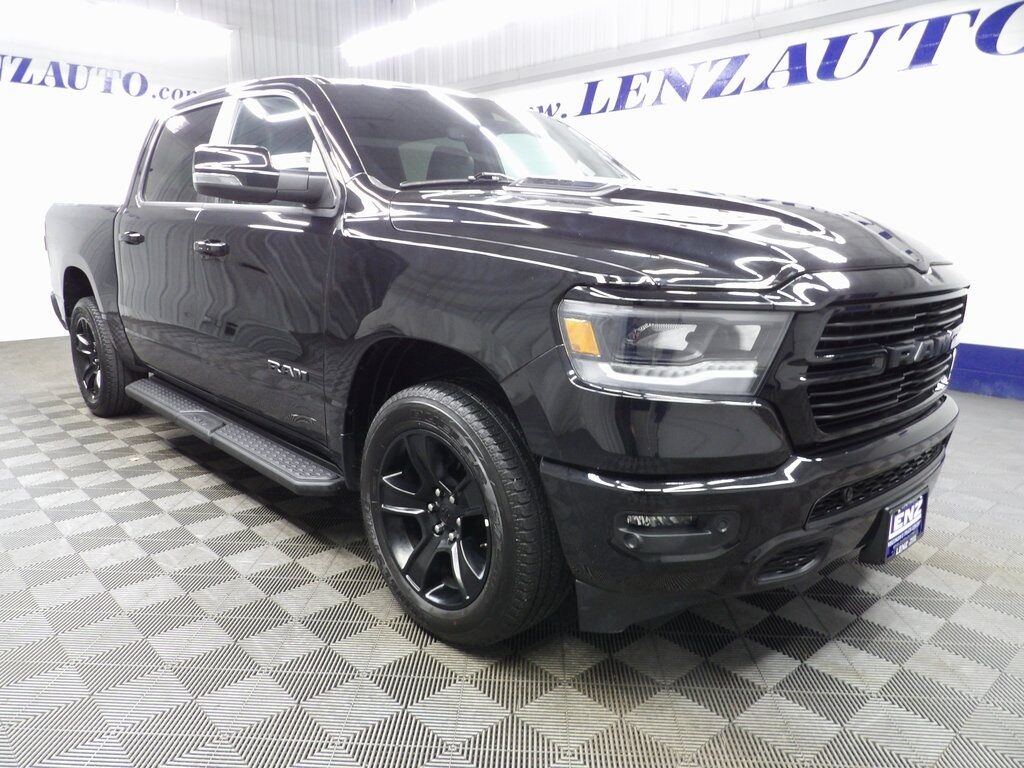 2023 Ram 1500 4x4 Crew Cab Sport Fond du Lac WI