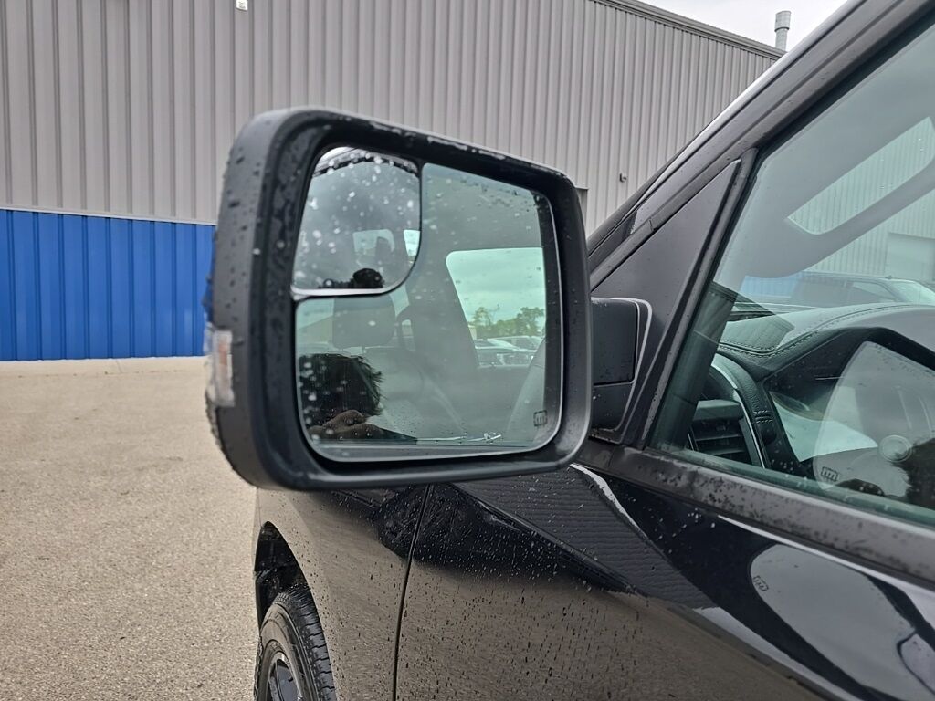 2023 Ram 1500 4x4 Crew Cab Sport Fond du Lac WI