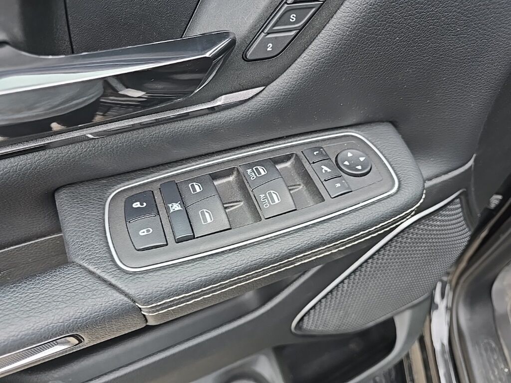 2023 Ram 1500 4x4 Crew Cab Sport Fond du Lac WI