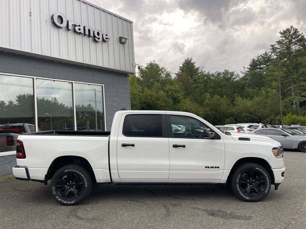 2023 Ram 1500 BIG HORN CREW CAB 4X4 5&#39;7 BOX Orange MA
