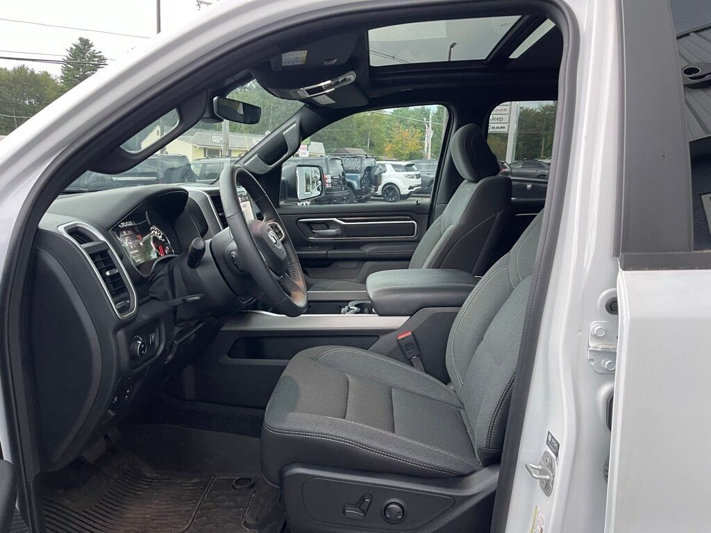 2023 Ram 1500 BIG HORN CREW CAB 4X4 5&#39;7 BOX Orange MA