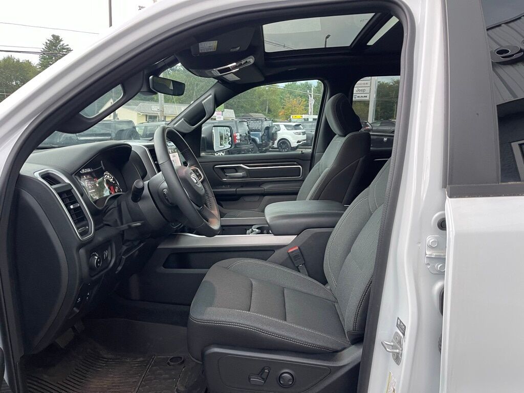 2023 Ram 1500 BIG HORN CREW CAB 4X4 5&#39;7 BOX Orange MA