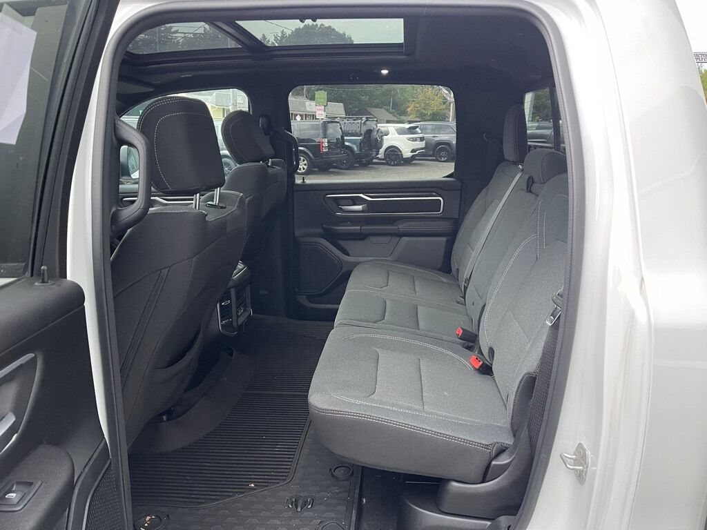 2023 Ram 1500 BIG HORN CREW CAB 4X4 5&#39;7 BOX Orange MA