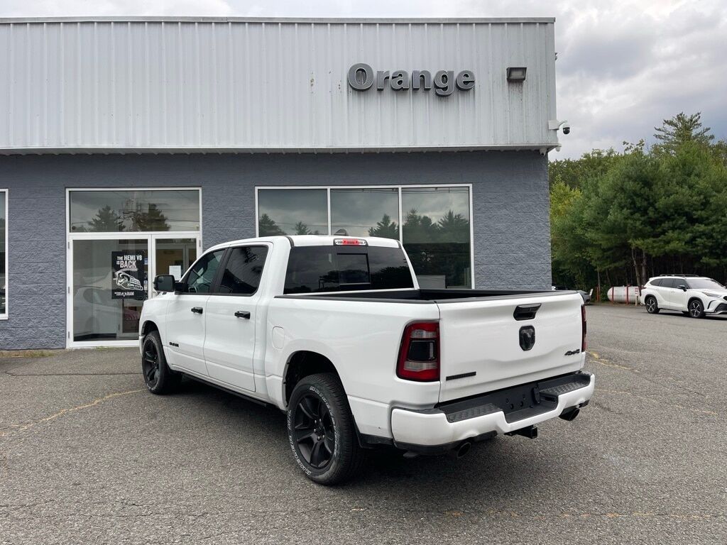 2023 Ram 1500 BIG HORN CREW CAB 4X4 5&#39;7 BOX Orange MA