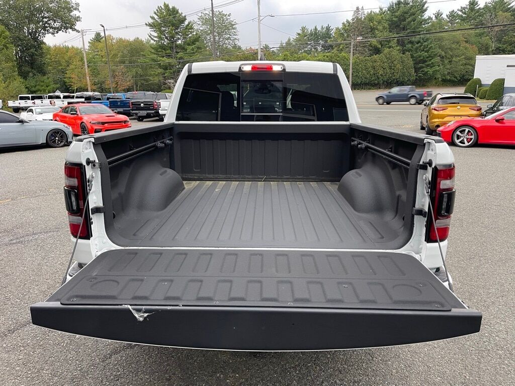 2023 Ram 1500 BIG HORN CREW CAB 4X4 5&#39;7 BOX Orange MA