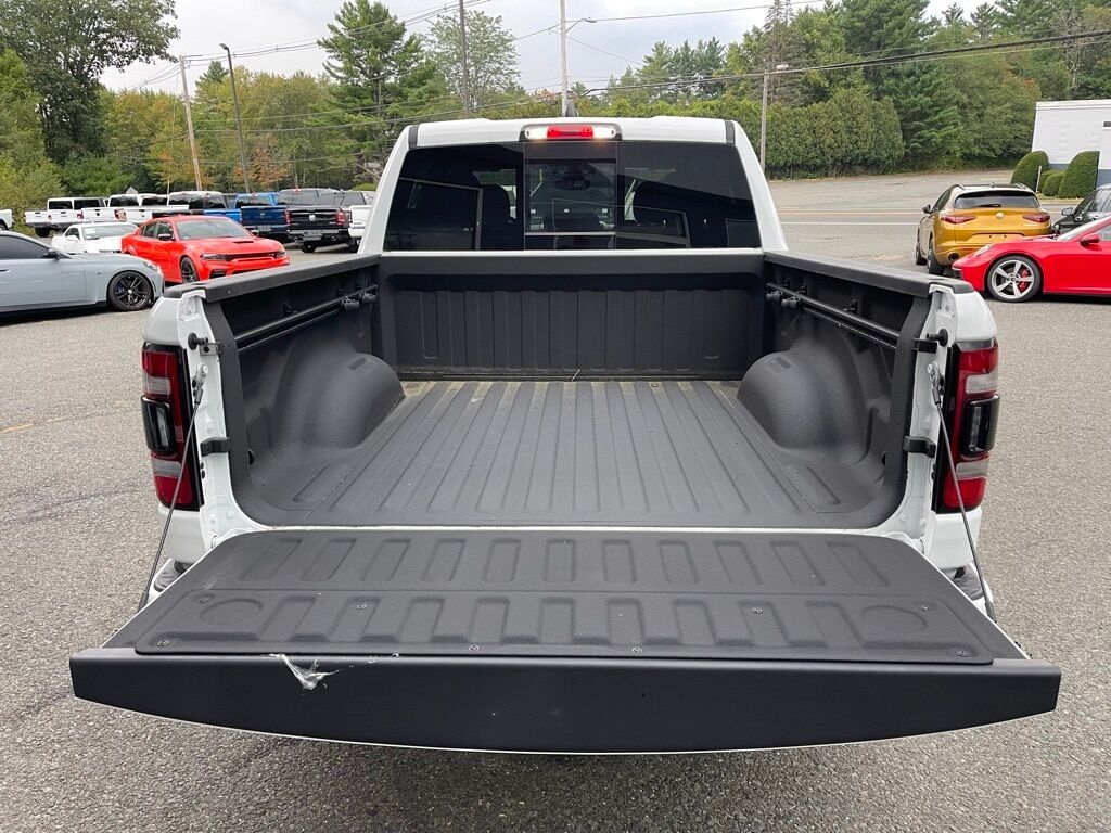 2023 Ram 1500 BIG HORN CREW CAB 4X4 5&#39;7 BOX Orange MA
