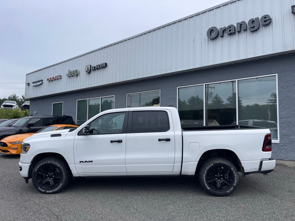 2023 Ram 1500 BIG HORN CREW CAB 4X4 5&#39;7 BOX Orange MA