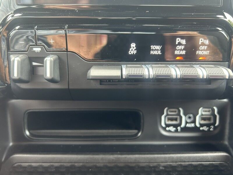 2023 Ram 1500 Big Horn - 1 OWNER - NIGHT EDITION Whitinsville MA