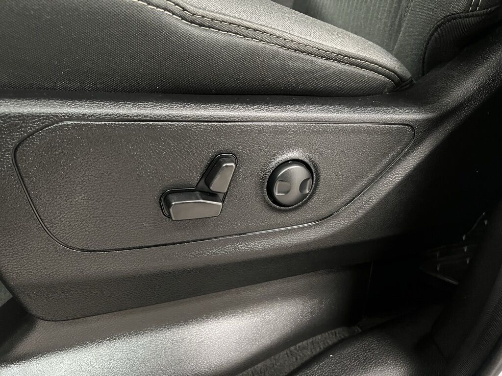 2023 Ram 1500 Big Horn/Lone Star Loveland CO