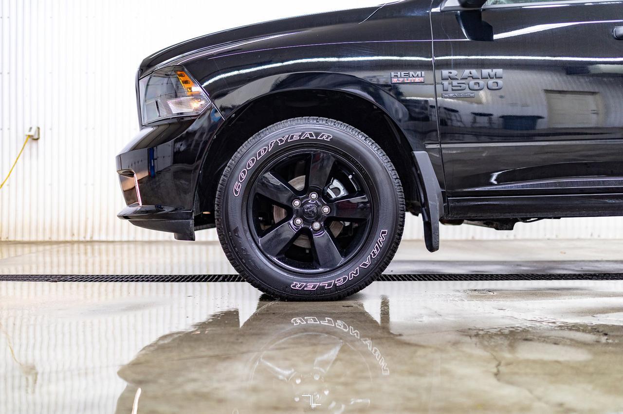 2023 Ram 1500 Classic 4x4 Crew Cab Express BCam Red Deer AB