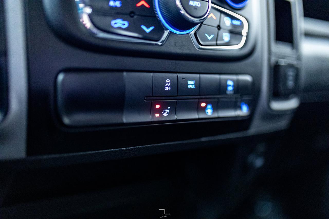 2023 Ram 1500 Classic 4x4 Crew Cab Express BCam Red Deer AB