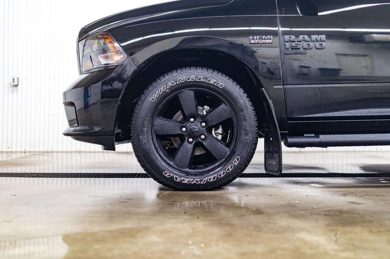 2023 Ram 1500 Classic 4x4 Crew Cab Express BCam Red Deer AB