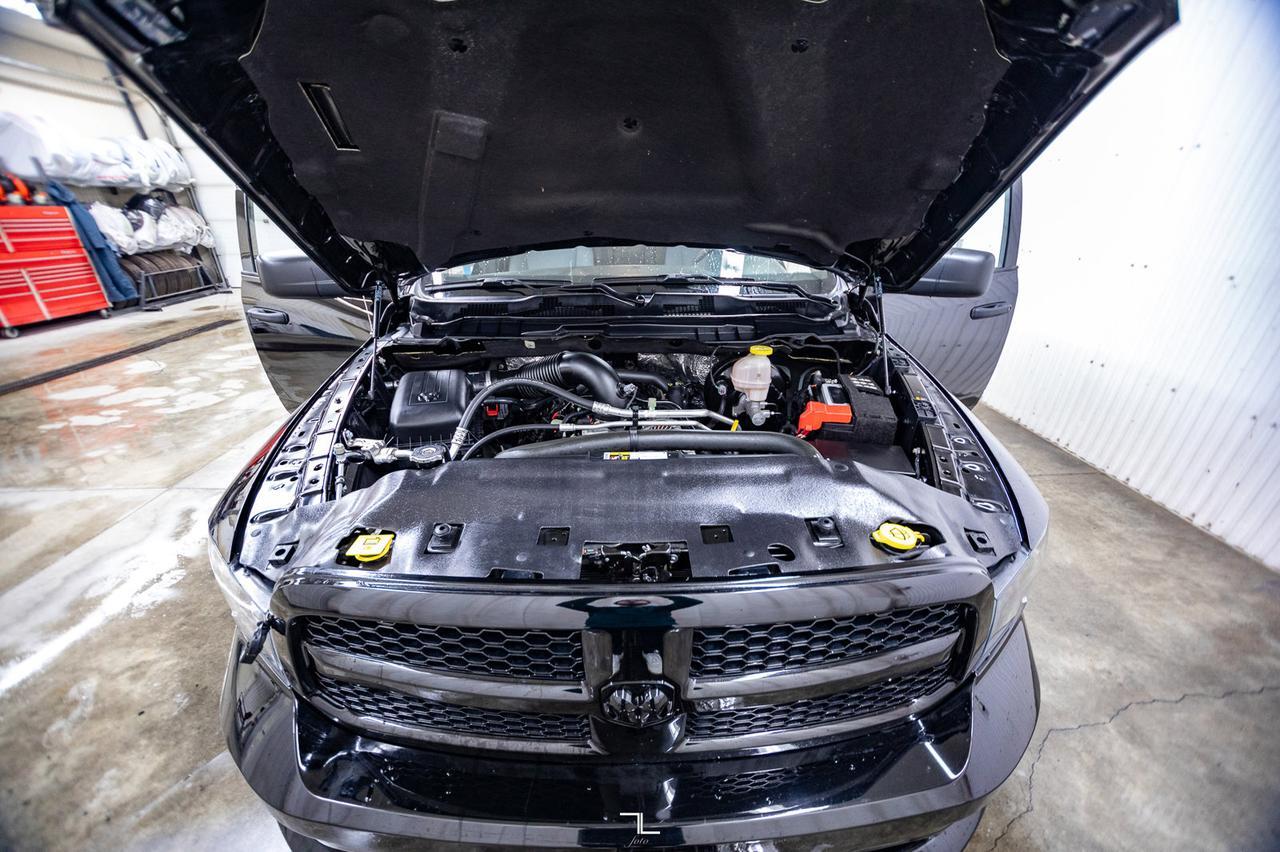 2023 Ram 1500 Classic 4x4 Crew Cab Express BCam Red Deer AB