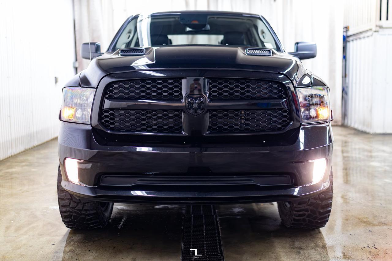 2023 Ram 1500 Classic 4x4 Crew Cab Express Leather BCam Red Deer AB