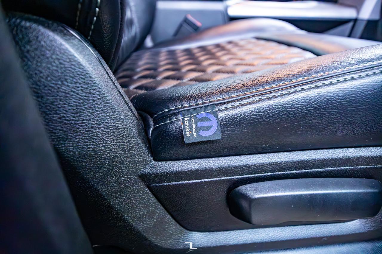 2023 Ram 1500 Classic 4x4 Crew Cab Express Leather BCam Red Deer AB