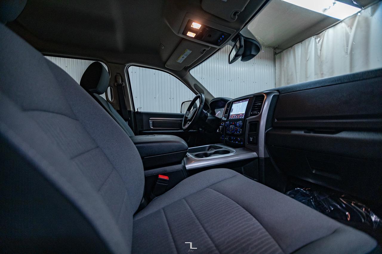 2023 Ram 1500 Classic 4x4 Crew Cab SLT Nav BCam Red Deer AB