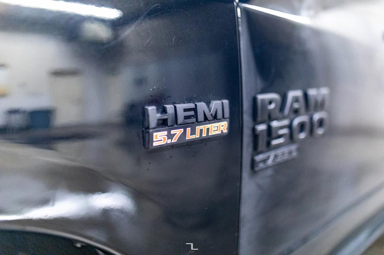 2023 Ram 1500 Classic 4x4 Crew Cab SLT Nav BCam Red Deer AB