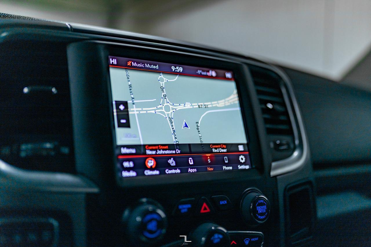 2023 Ram 1500 Classic 4x4 Crew Cab SLT Nav BCam Red Deer AB