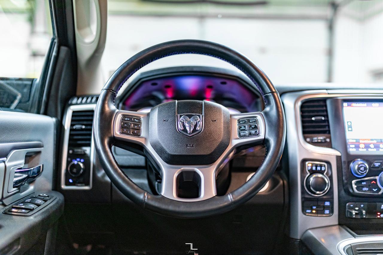 2023 Ram 1500 Classic 4x4 Crew Cab SLT Nav BCam Red Deer AB