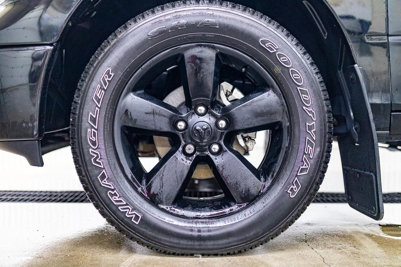 2023 Ram 1500 Classic 4x4 Crew Cab SLT Nav BCam Red Deer AB