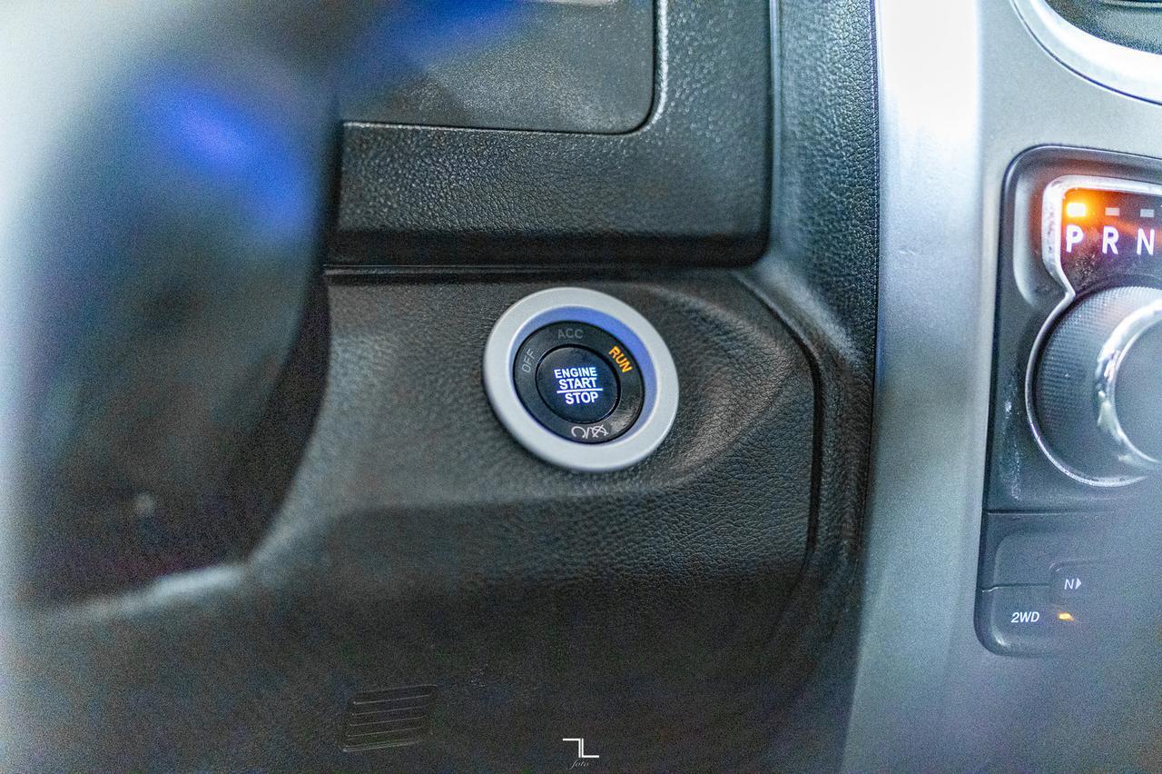 2023 Ram 1500 Classic 4x4 Crew Cab SLT Nav BCam Red Deer AB