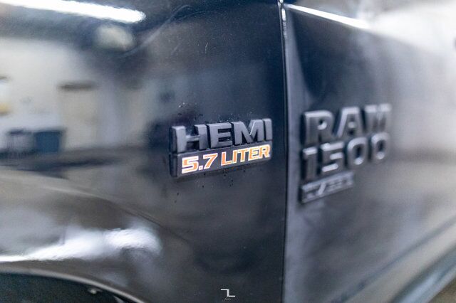 2023 Ram 1500 Classic 4x4 Crew Cab SLT Nav BCam Red Deer AB