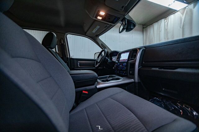 2023 Ram 1500 Classic 4x4 Crew Cab SLT Nav BCam Red Deer AB