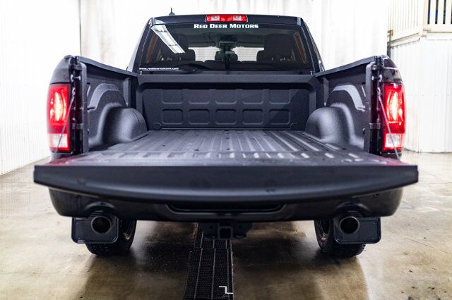 2023 Ram 1500 Classic 4x4 Crew Cab SLT Nav BCam Red Deer AB