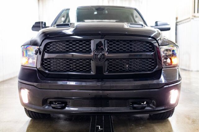 2023 Ram 1500 Classic 4x4 Crew Cab SLT Nav BCam Red Deer AB