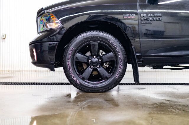 2023 Ram 1500 Classic 4x4 Crew Cab SLT Nav BCam Red Deer AB