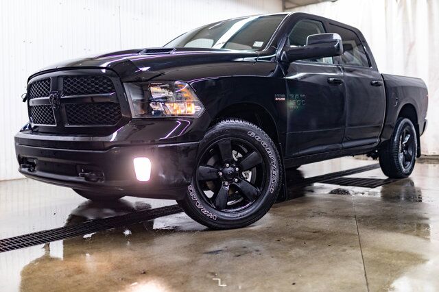 2023 Ram 1500 Classic 4x4 Crew Cab SLT Nav BCam Red Deer AB