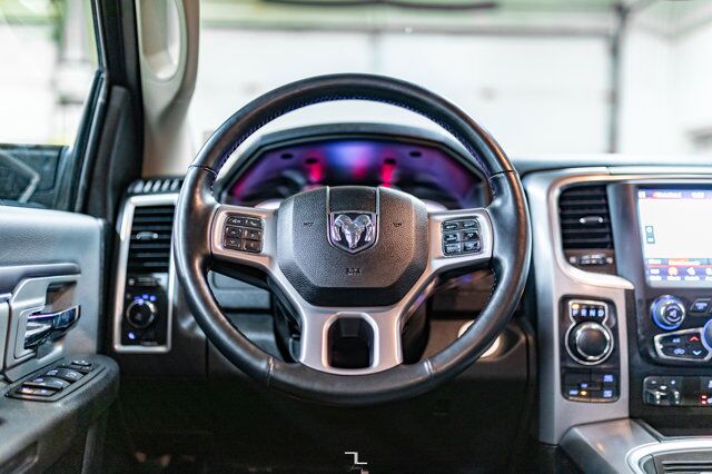 2023 Ram 1500 Classic 4x4 Crew Cab SLT Nav BCam Red Deer AB