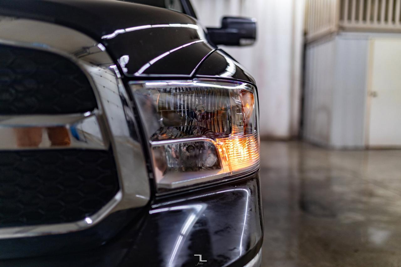 2023 Ram 1500 Classic 4x4 Crew Cab SLT Nav BCam Red Deer AB