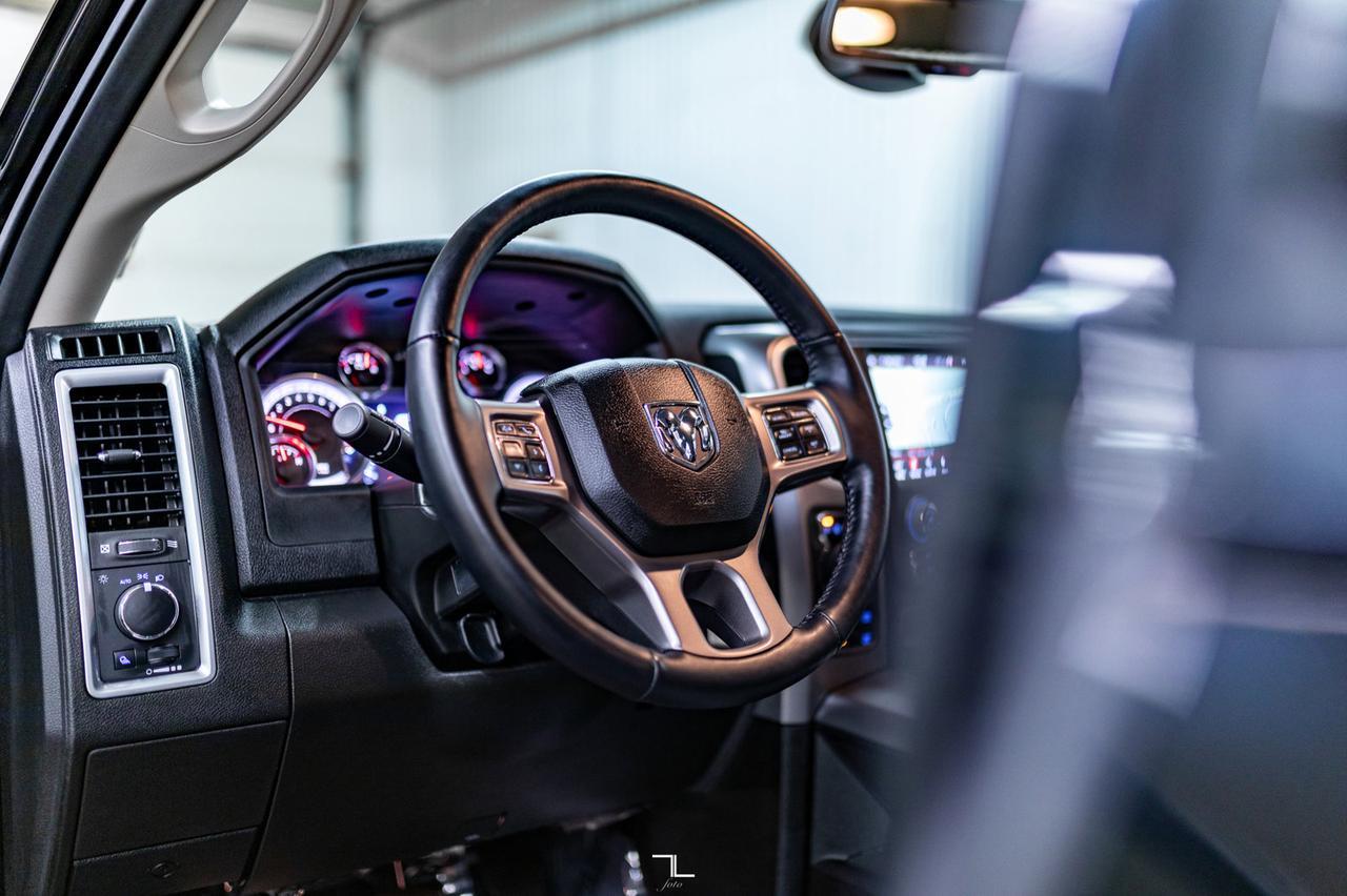 2023 Ram 1500 Classic 4x4 Crew Cab SLT Nav BCam Red Deer AB