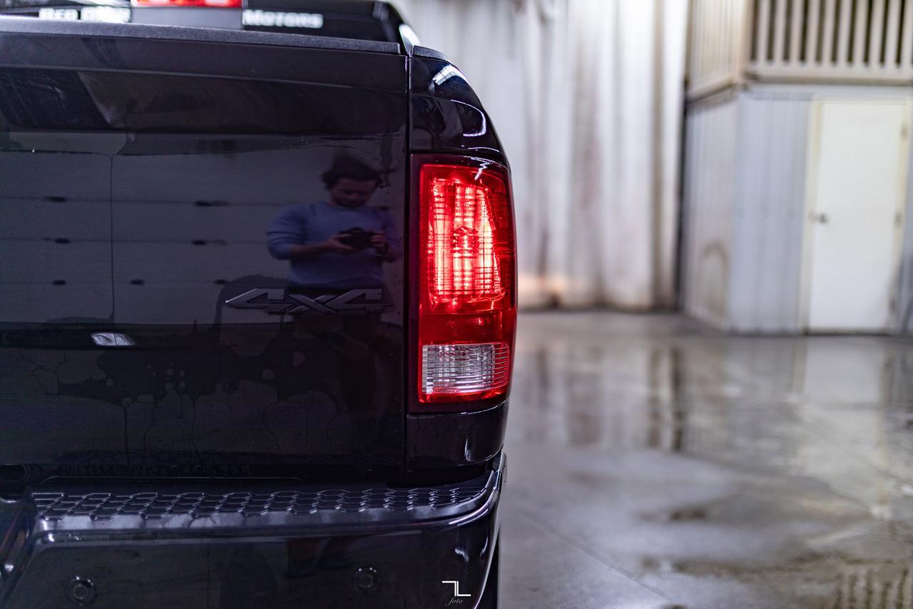 2023 Ram 1500 Classic 4x4 Crew Cab SLT Nav BCam Red Deer AB