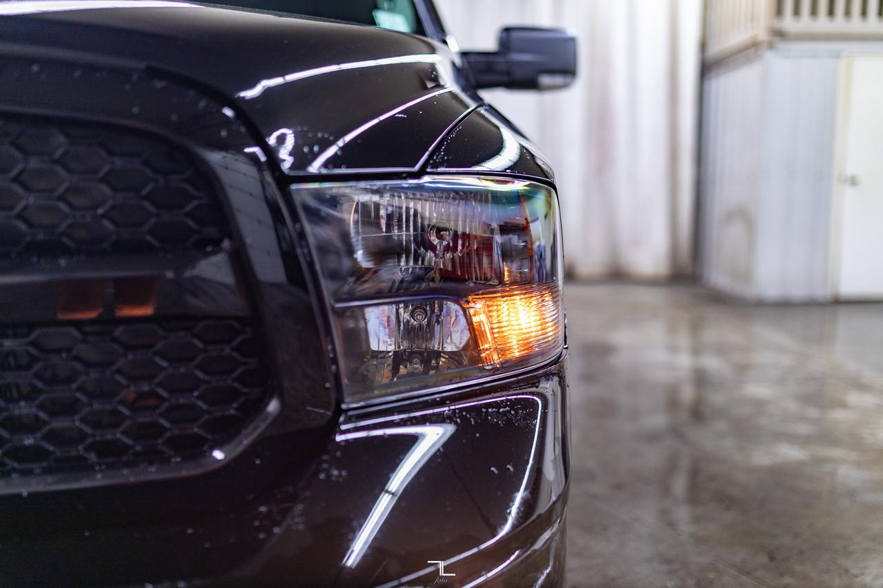 2023 Ram 1500 Classic 4x4 Crew Cab SLT Nav BCam Red Deer AB