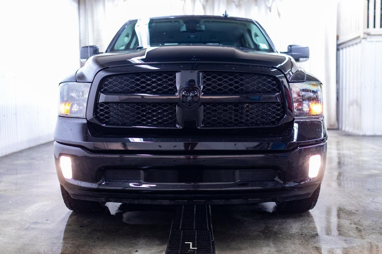 2023 Ram 1500 Classic 4x4 Crew Cab SLT Nav BCam Red Deer AB