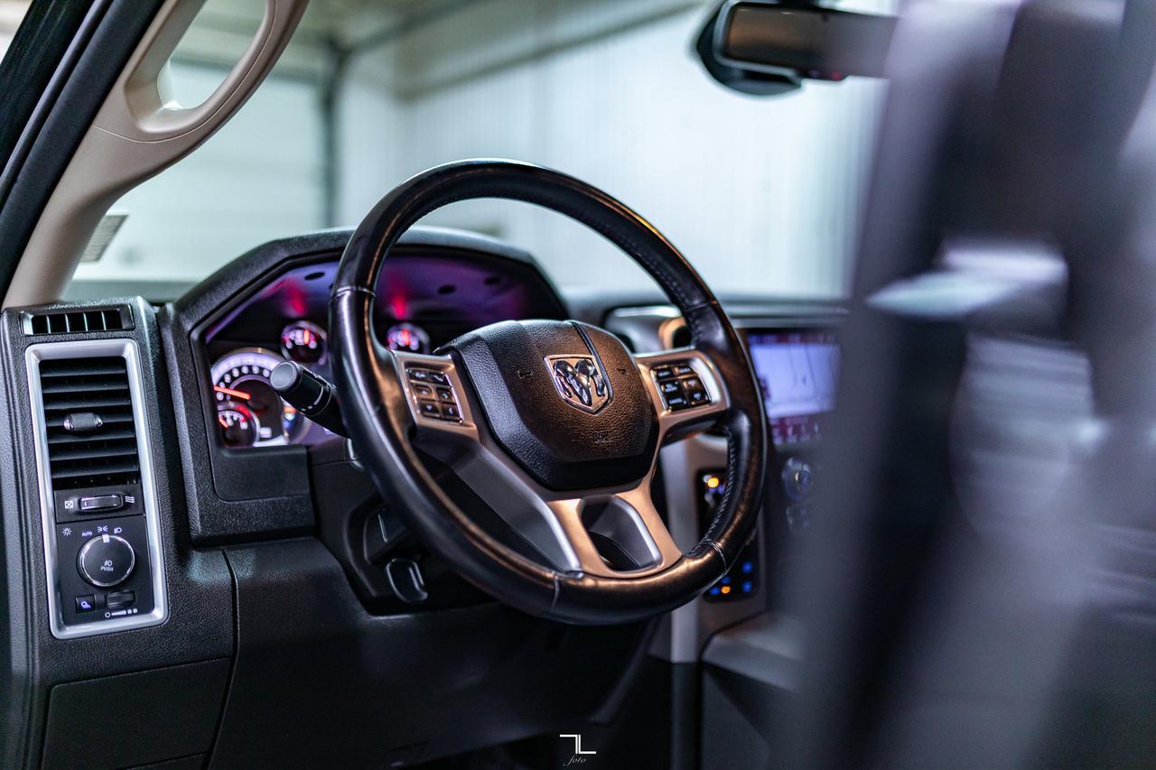 2023 Ram 1500 Classic 4x4 Crew Cab SLT Nav BCam Red Deer AB