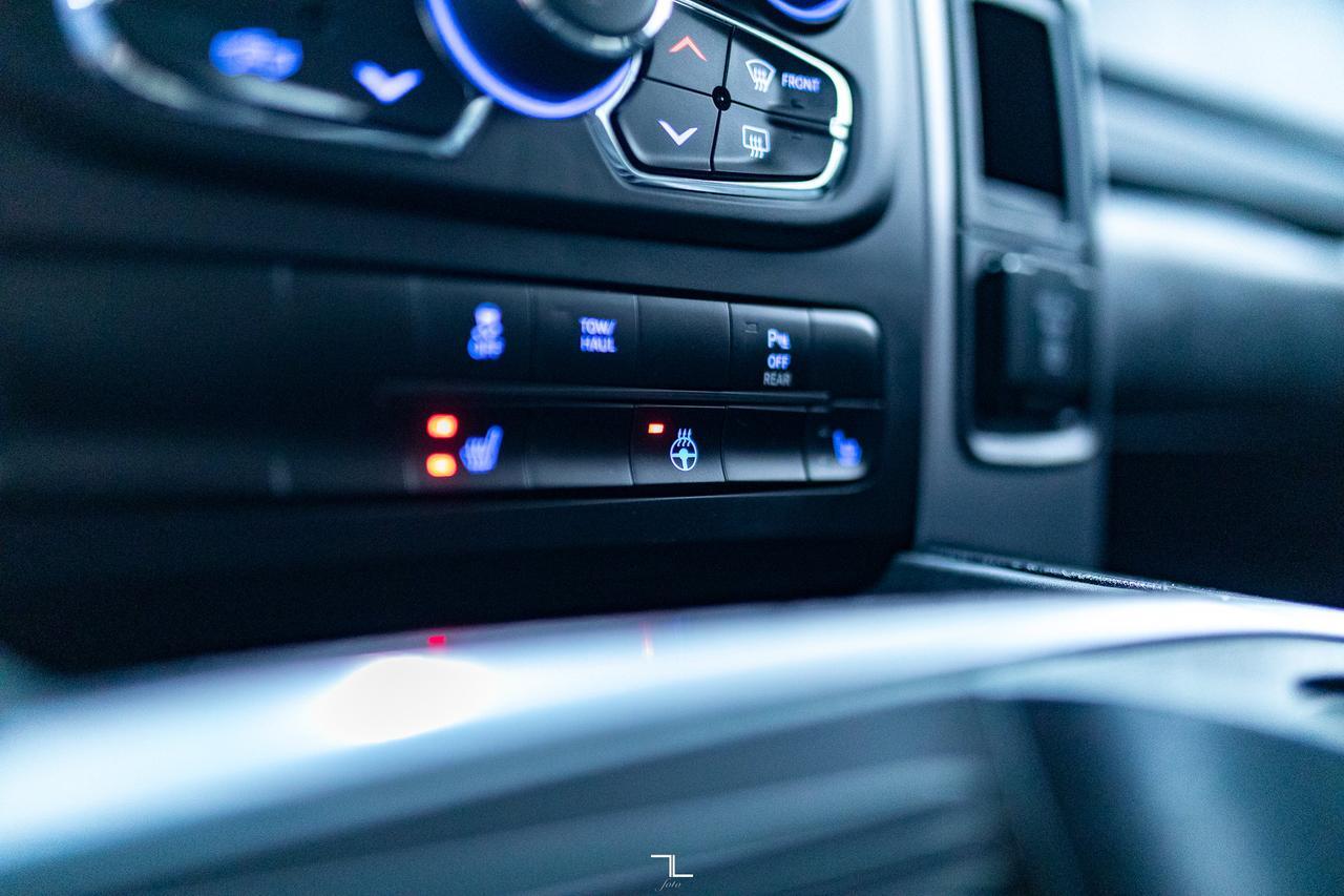 2023 Ram 1500 Classic 4x4 Crew Cab SLT Nav BCam Red Deer AB