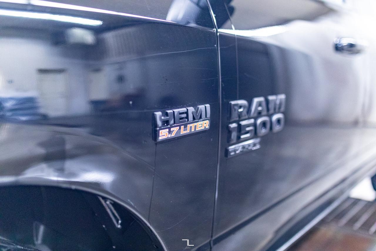 2023 Ram 1500 Classic 4x4 Crew Cab SLT Nav BCam Red Deer AB