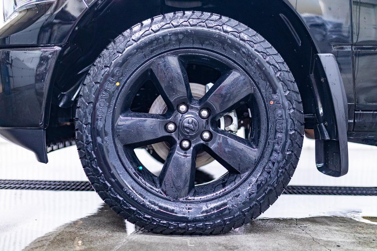 2023 Ram 1500 Classic 4x4 Crew Cab SLT Nav BCam Red Deer AB