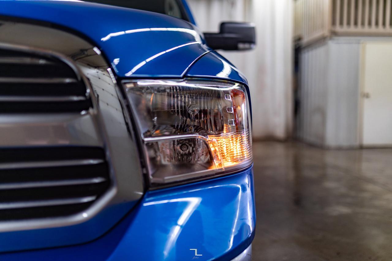 2023 Ram 1500 Classic 4x4 Crew Cab SLT Nav Roof BCam Red Deer AB