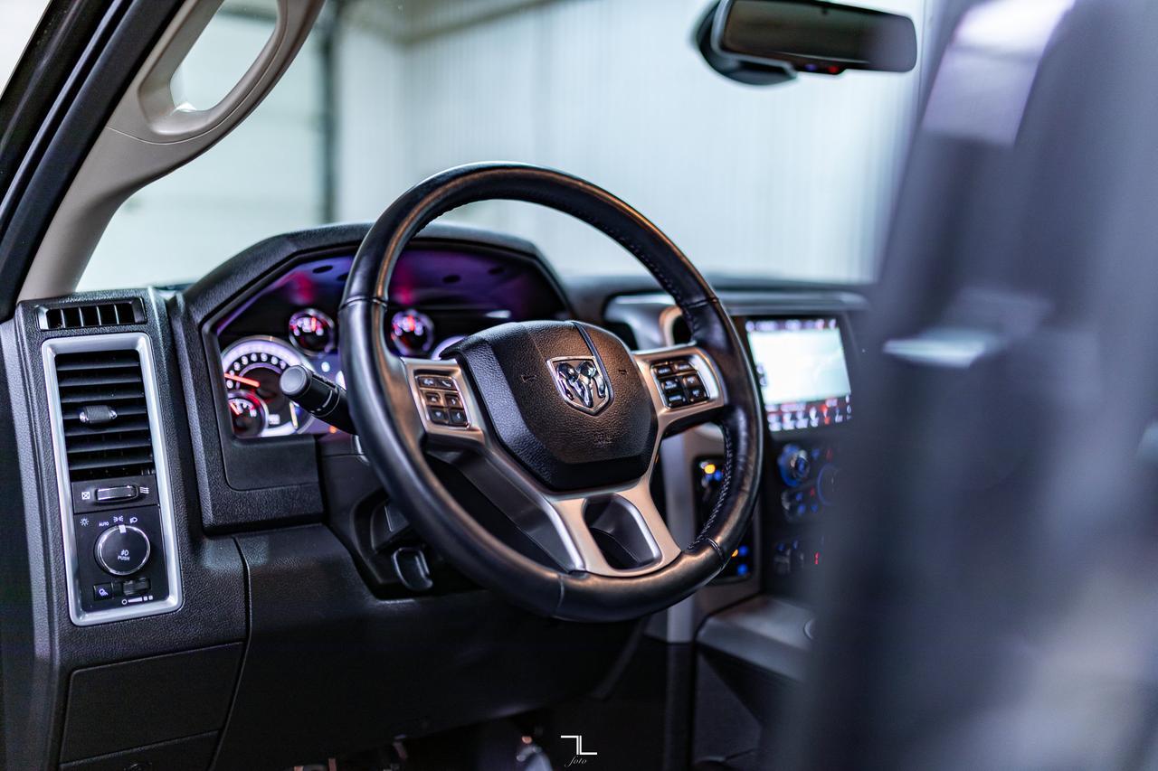 2023 Ram 1500 Classic 4x4 Crew Cab SLT Nav Roof BCam Red Deer AB