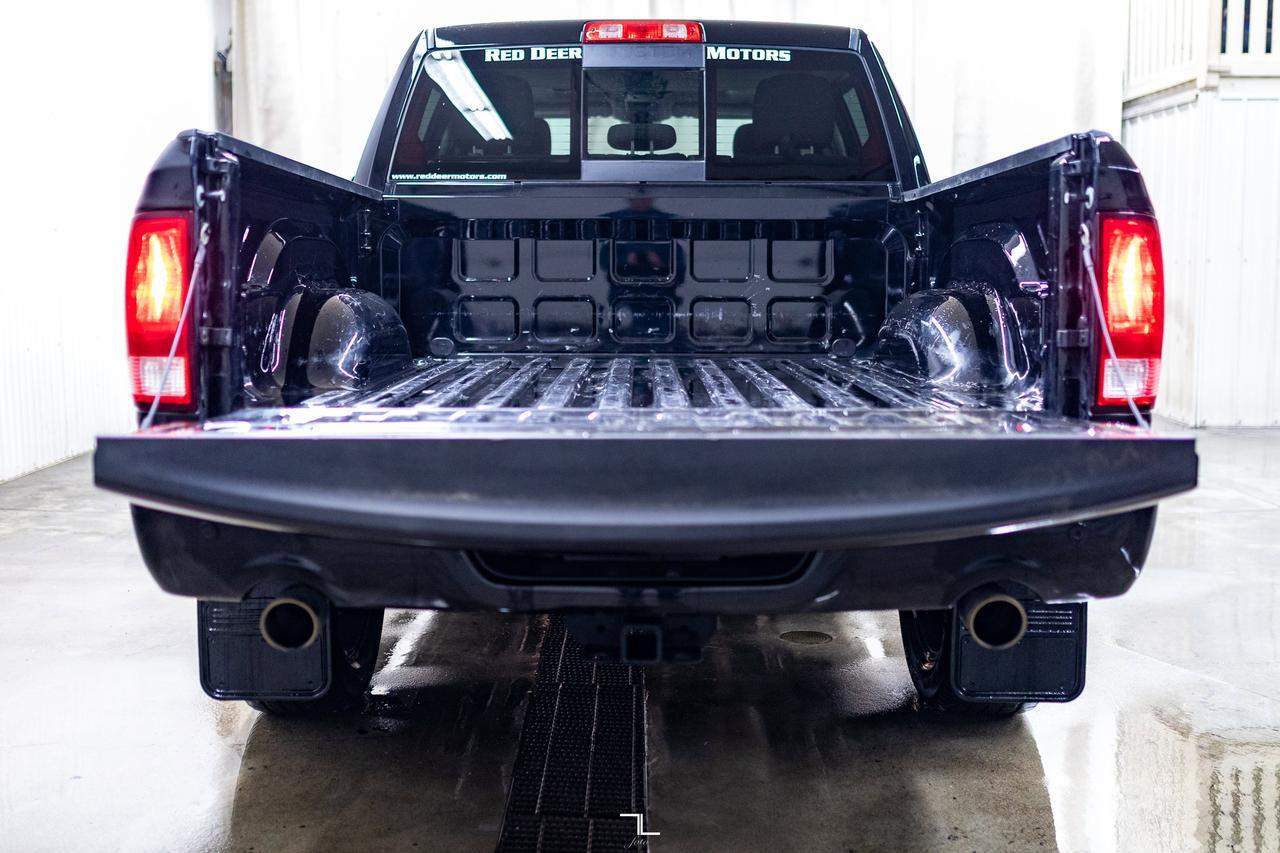 2023 Ram 1500 Classic 4x4 Crew Cab SLT Nav Roof BCam Red Deer AB