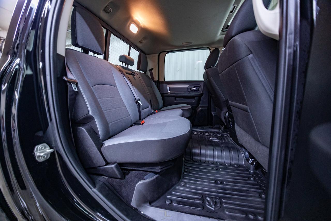 2023 Ram 1500 Classic 4x4 Crew Cab SLT Nav Roof BCam Red Deer AB