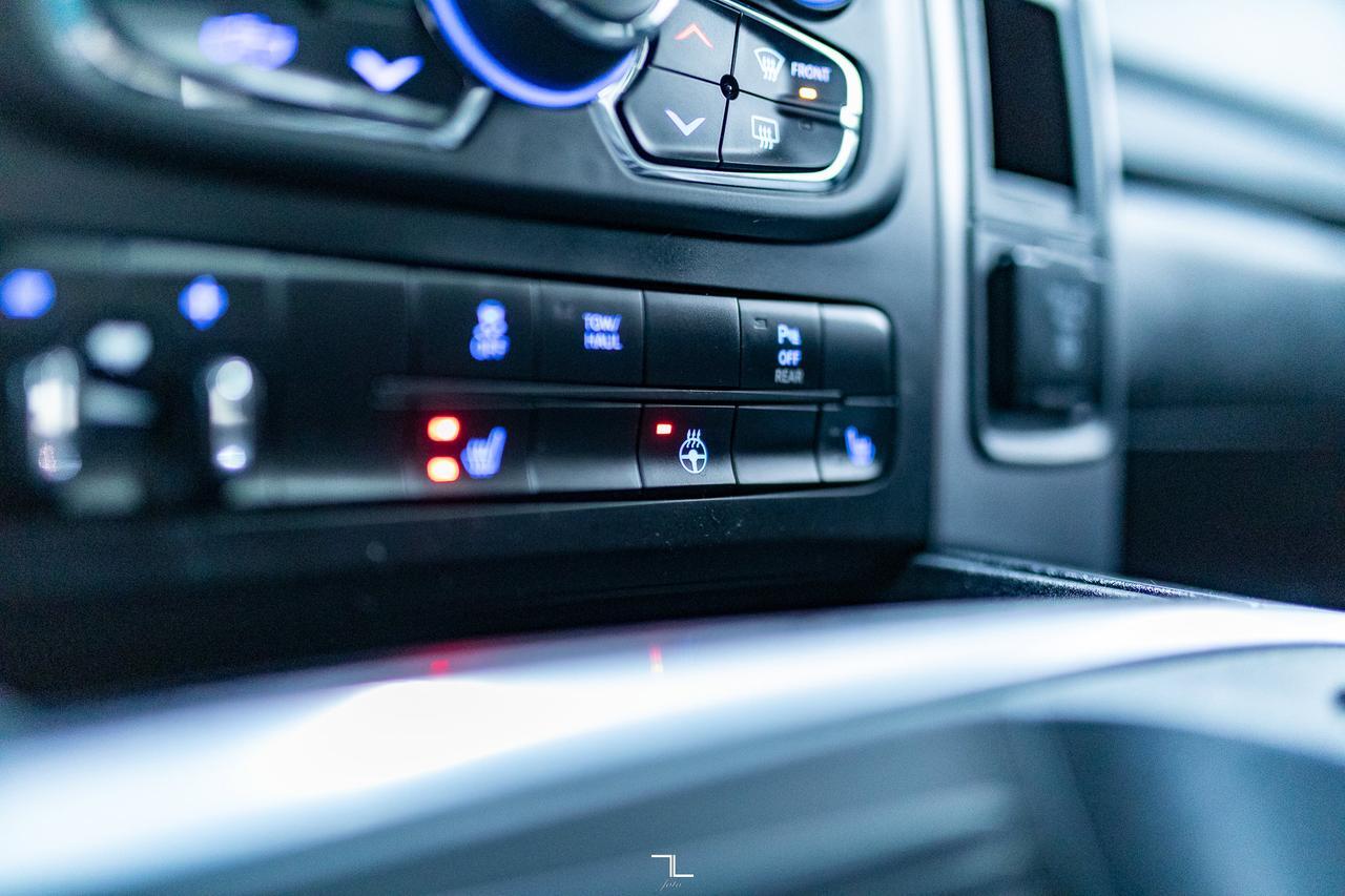 2023 Ram 1500 Classic 4x4 Crew Cab SLT Nav Roof BCam Red Deer AB