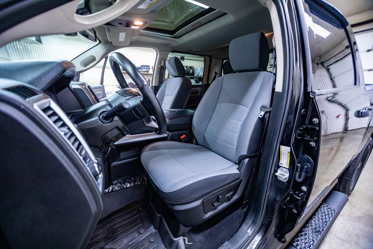 2023 Ram 1500 Classic 4x4 Crew Cab SLT Nav Roof BCam Red Deer AB