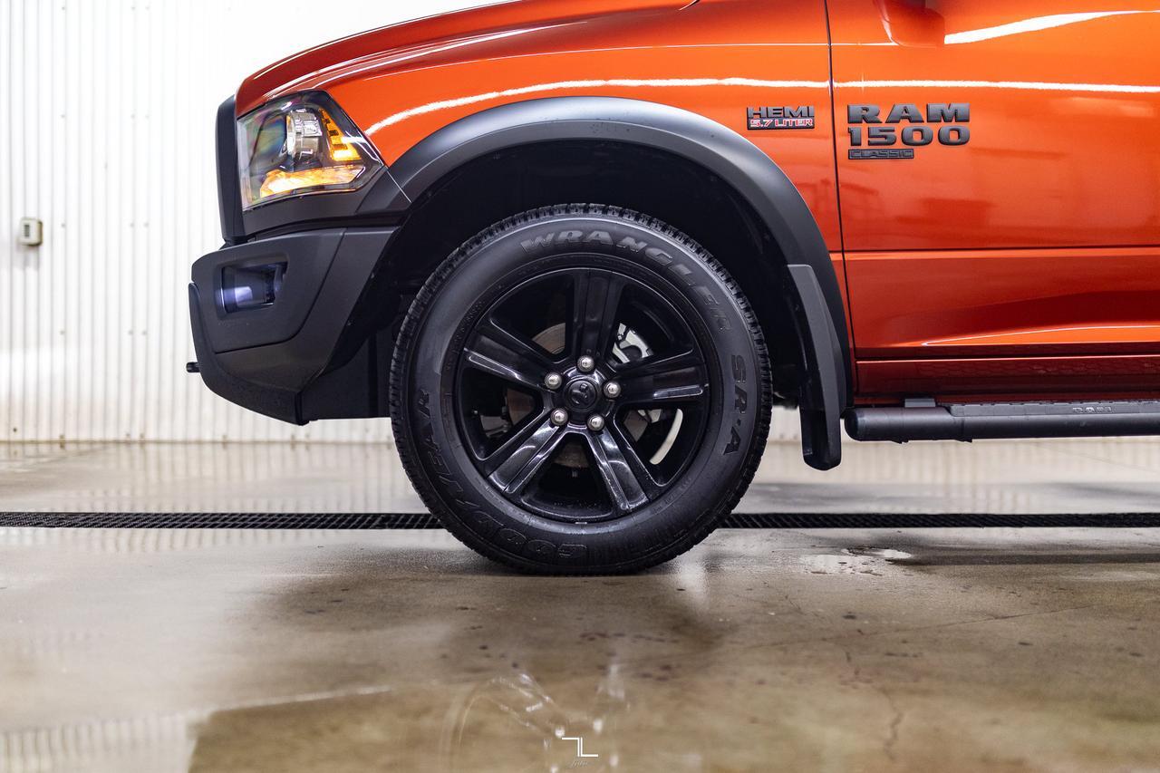 2023 Ram 1500 Classic 4x4 Crew Cab Warlock Nav BCam Red Deer AB