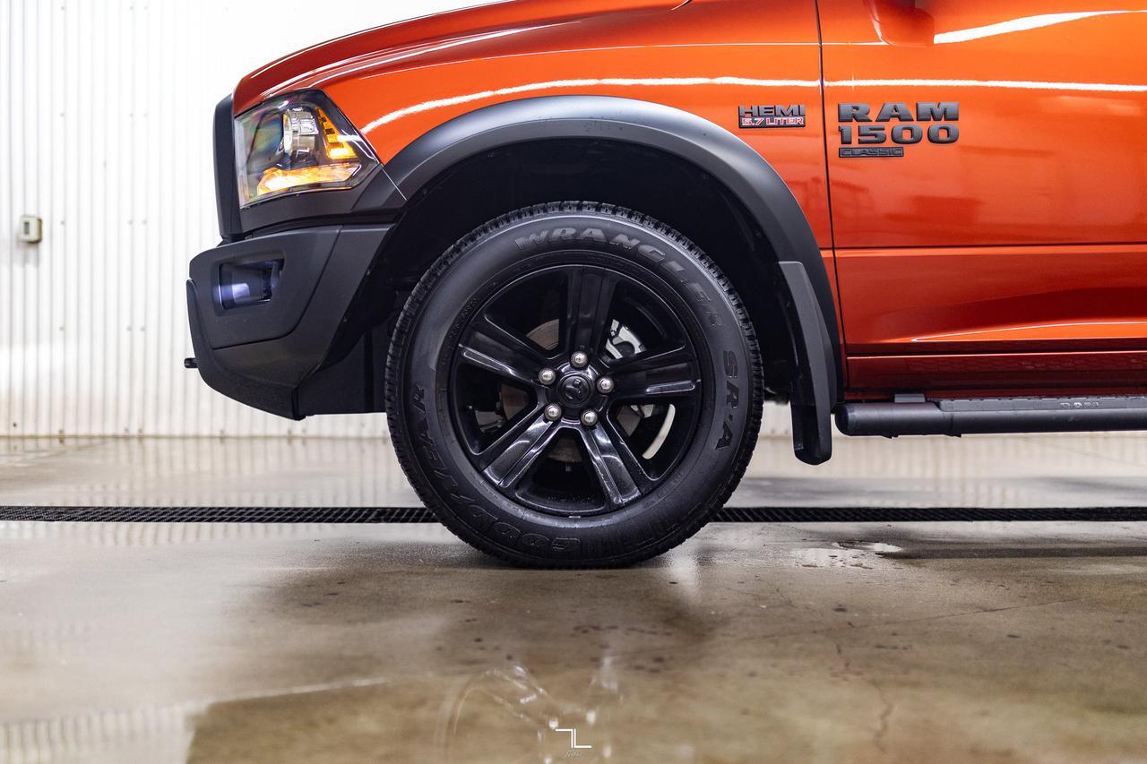 2023 Ram 1500 Classic 4x4 Crew Cab Warlock Nav BCam Red Deer AB