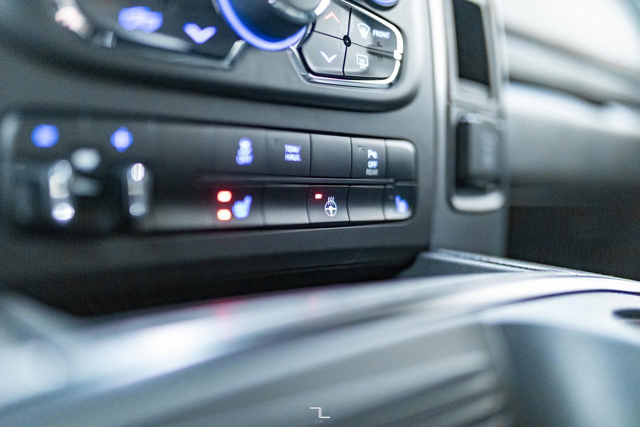 2023 Ram 1500 Classic 4x4 Crew Cab Warlock Nav BCam Red Deer AB